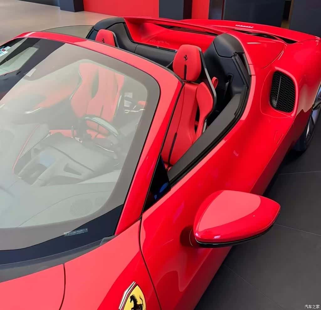 Ferrari 296, 2024 6