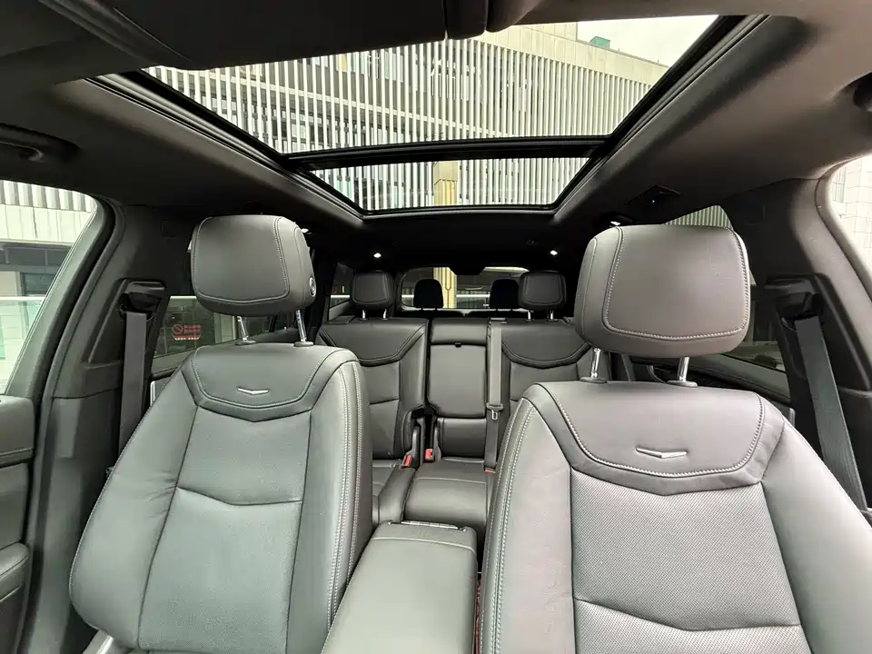 Cadillac XT6