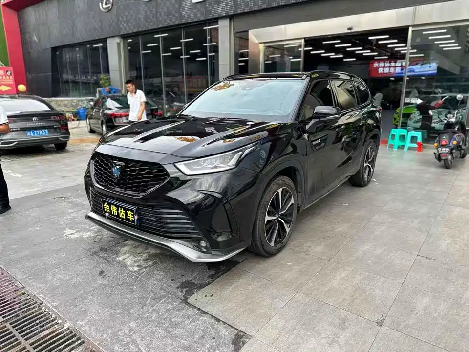 Toyota Crown Lufang