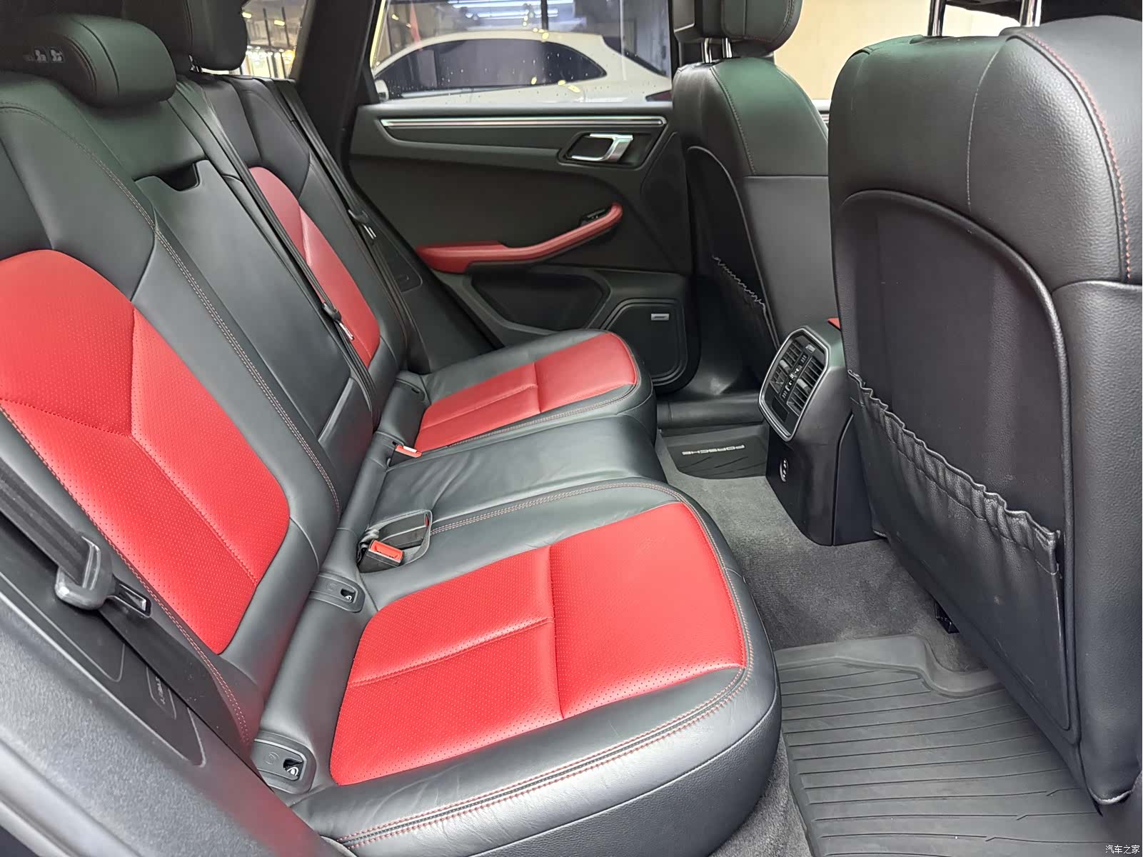 Porsche Macan, 2021 все фото