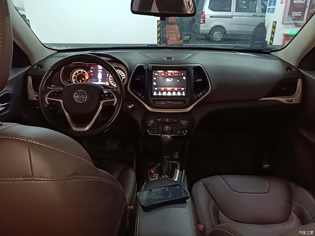Jeep Cherokee, 2017 10