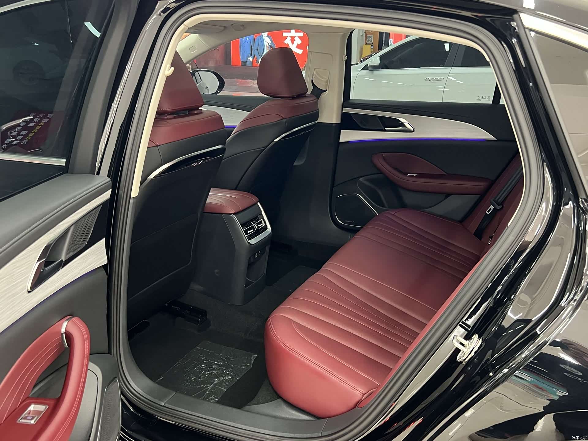 Hongqi H5, 2025 все фото