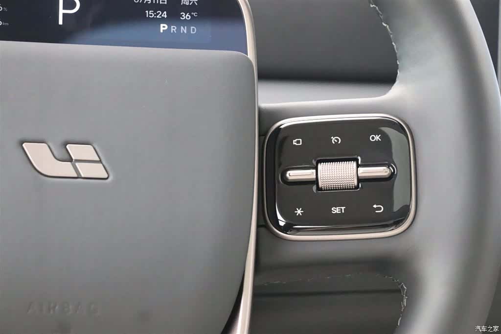 Li Auto MEGA, 2025 19