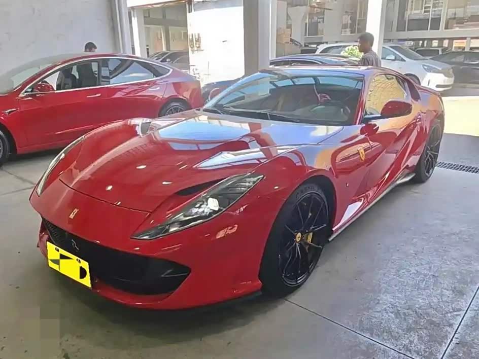 Ferrari 812