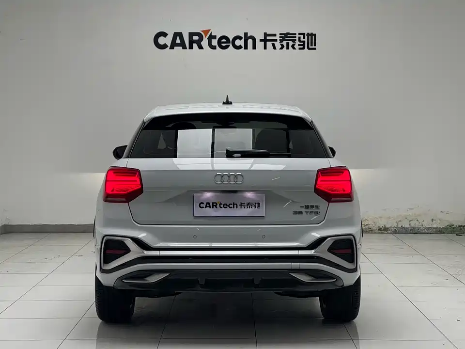 Audi Q2L