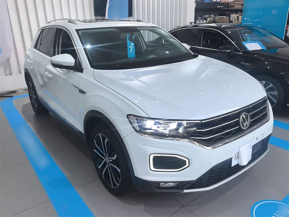 Volkswagen T-ROC exploring Songs