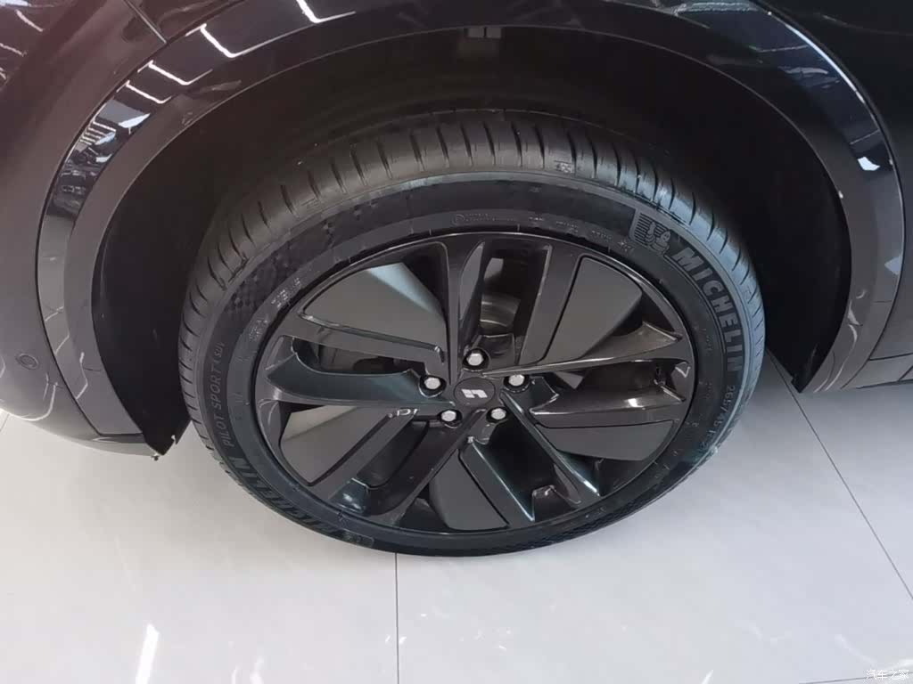 Li Auto L8, 2025 23
