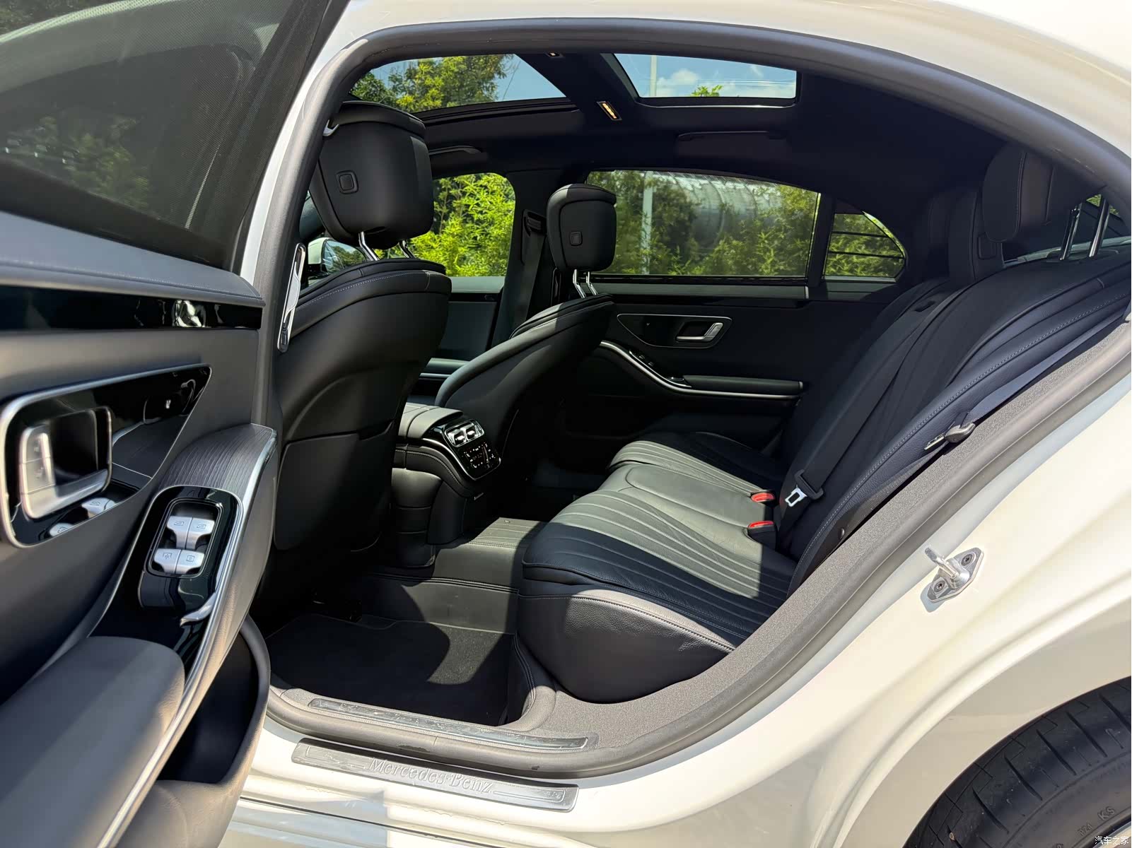 Mercedes-Benz S-Class, 2023 6