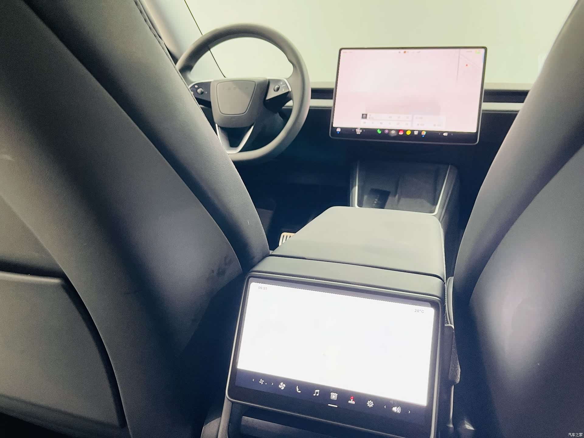 Tesla Model Y, 2026 10