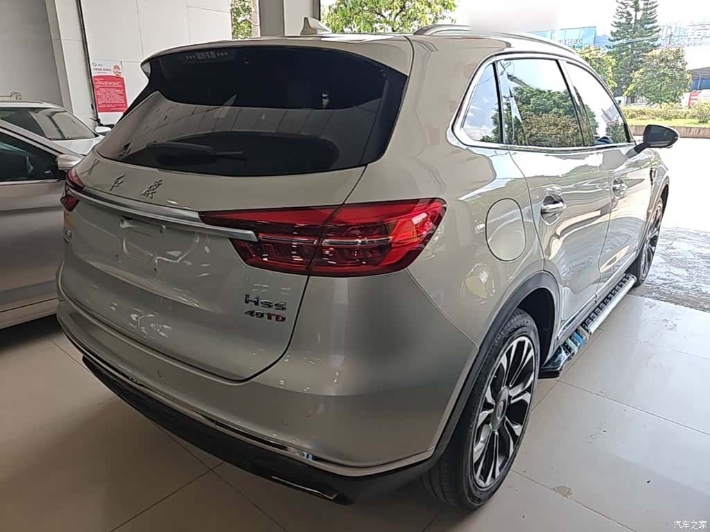 Hongqi HS5, 2019 7