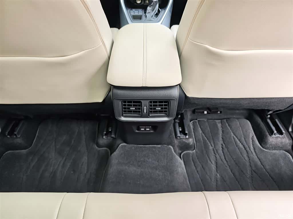 Toyota Wildlander, 2023 26