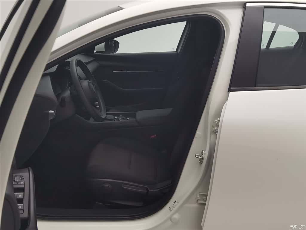 Mazda Mazda3, 2023 10