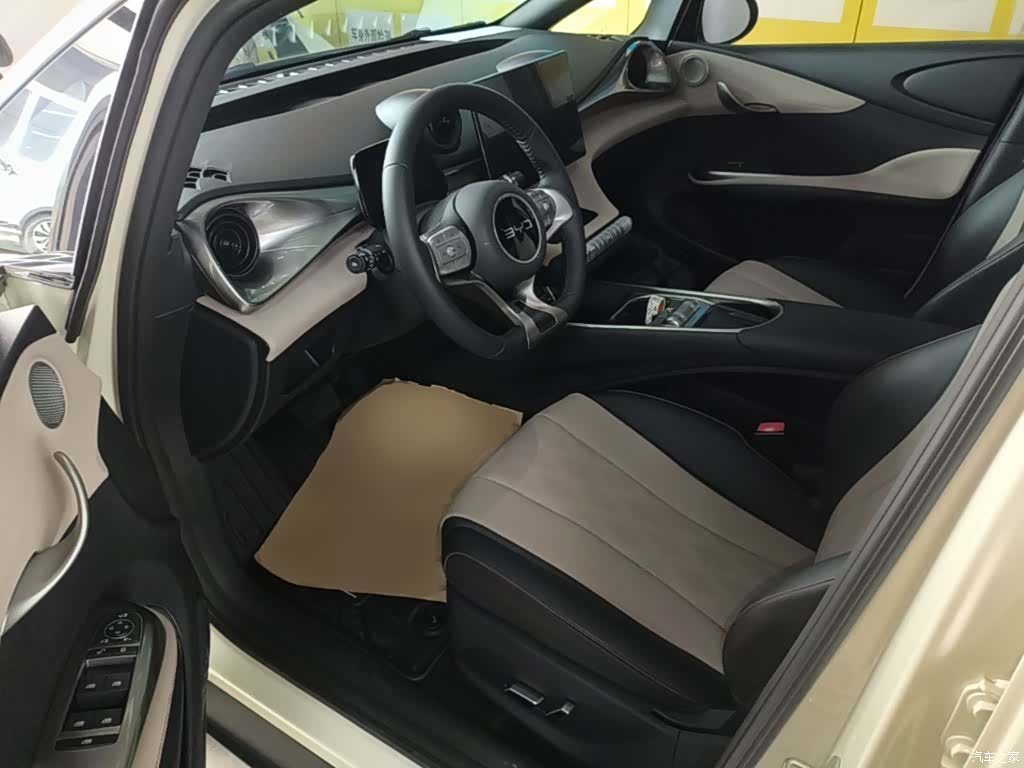 BYD Dolphin, 2024 16