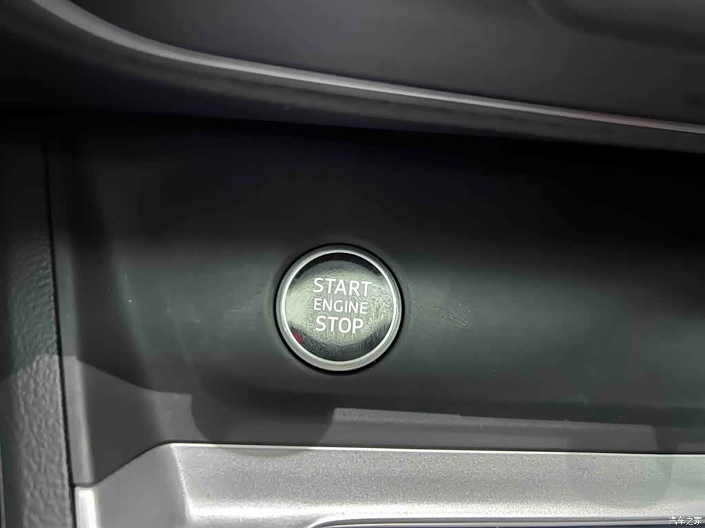 Audi Q3, 2023 4