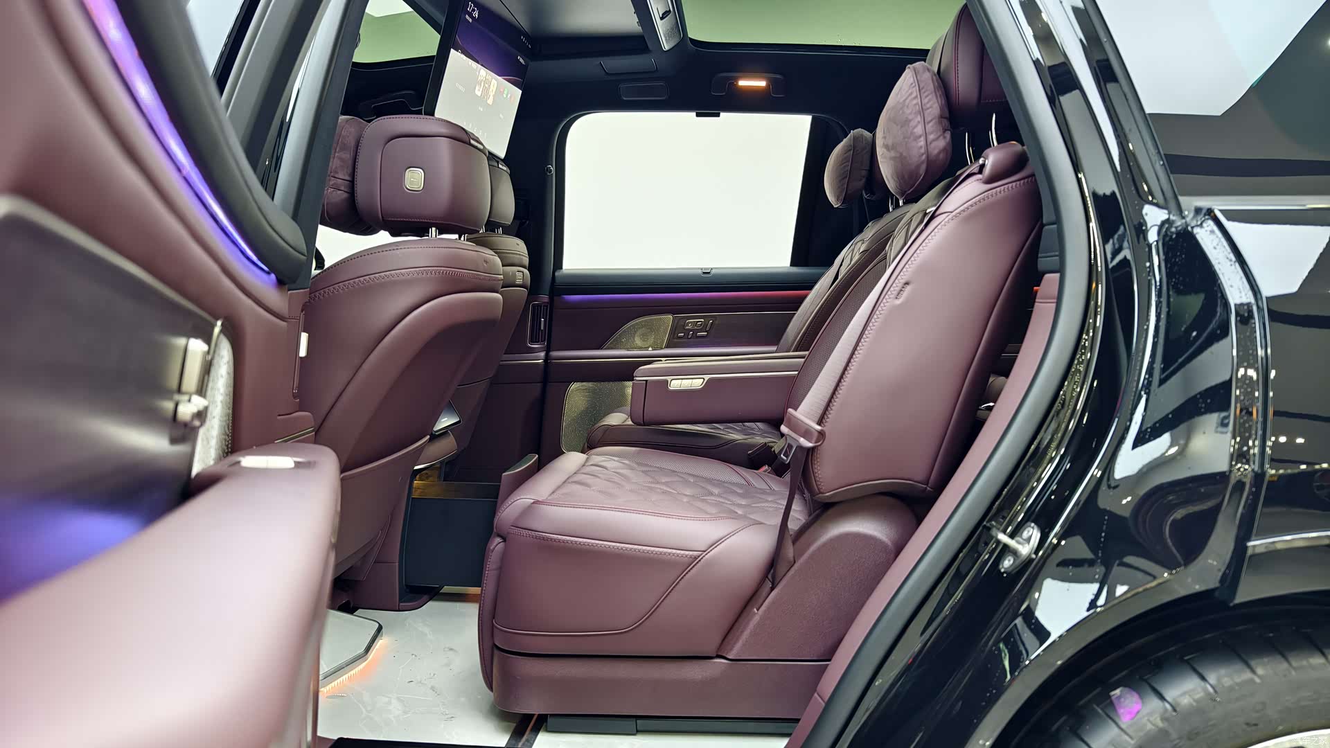 NIO ES8, 2026 12