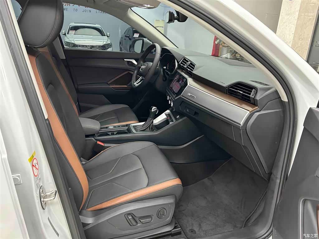 Audi Q3, 2023 13