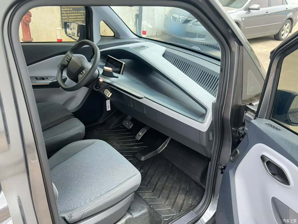 Wuling NanoEV, 2022 18