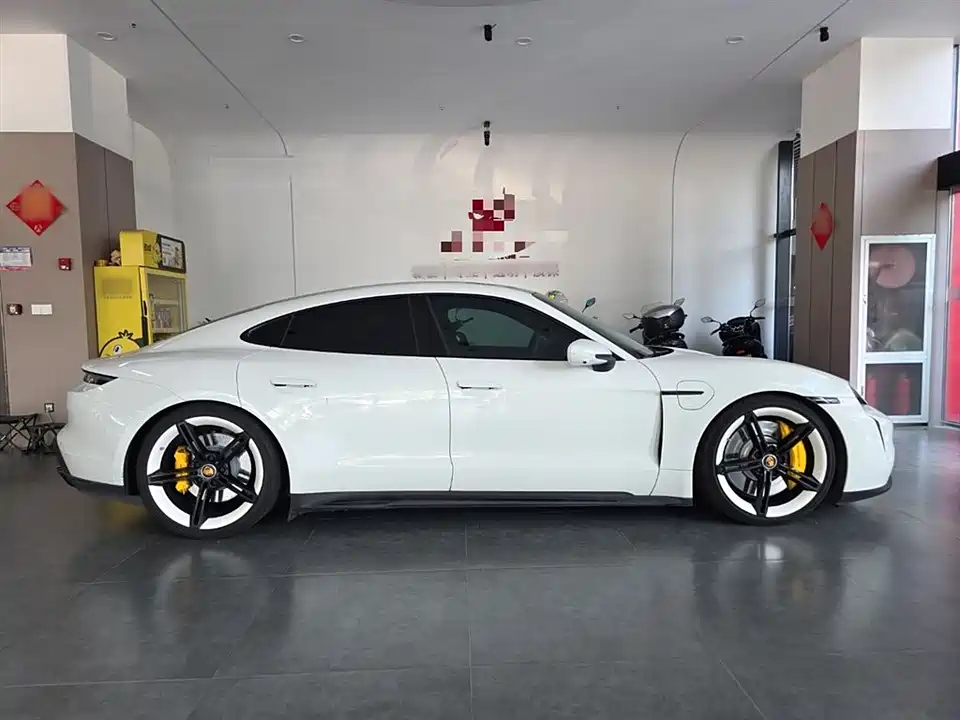 Porsche Taycan