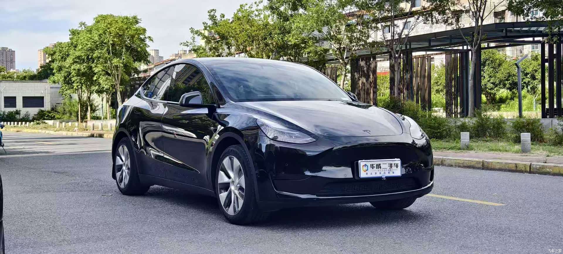Tesla Model Y, 2022 3