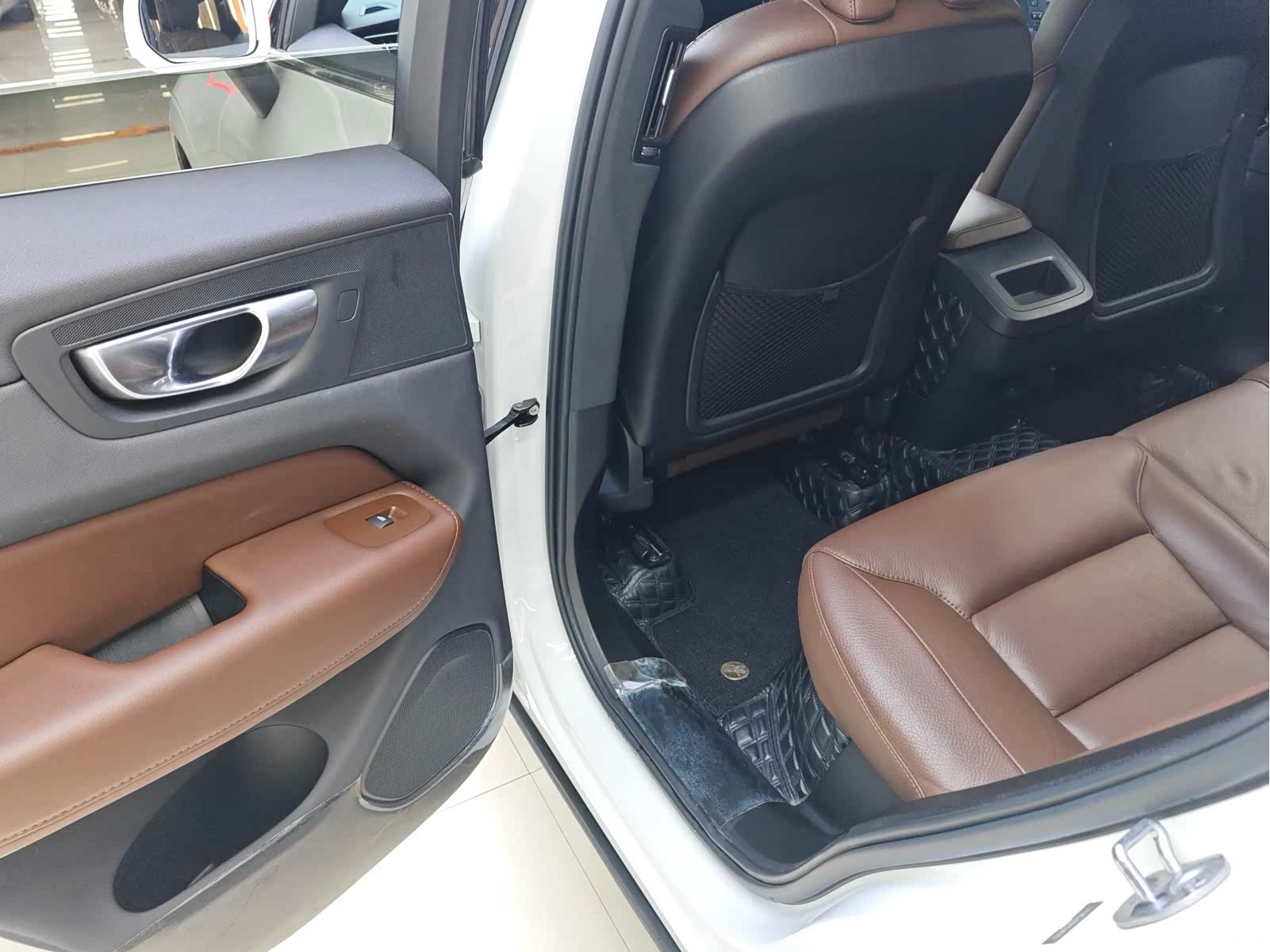 Volvo XC60, 2023 11