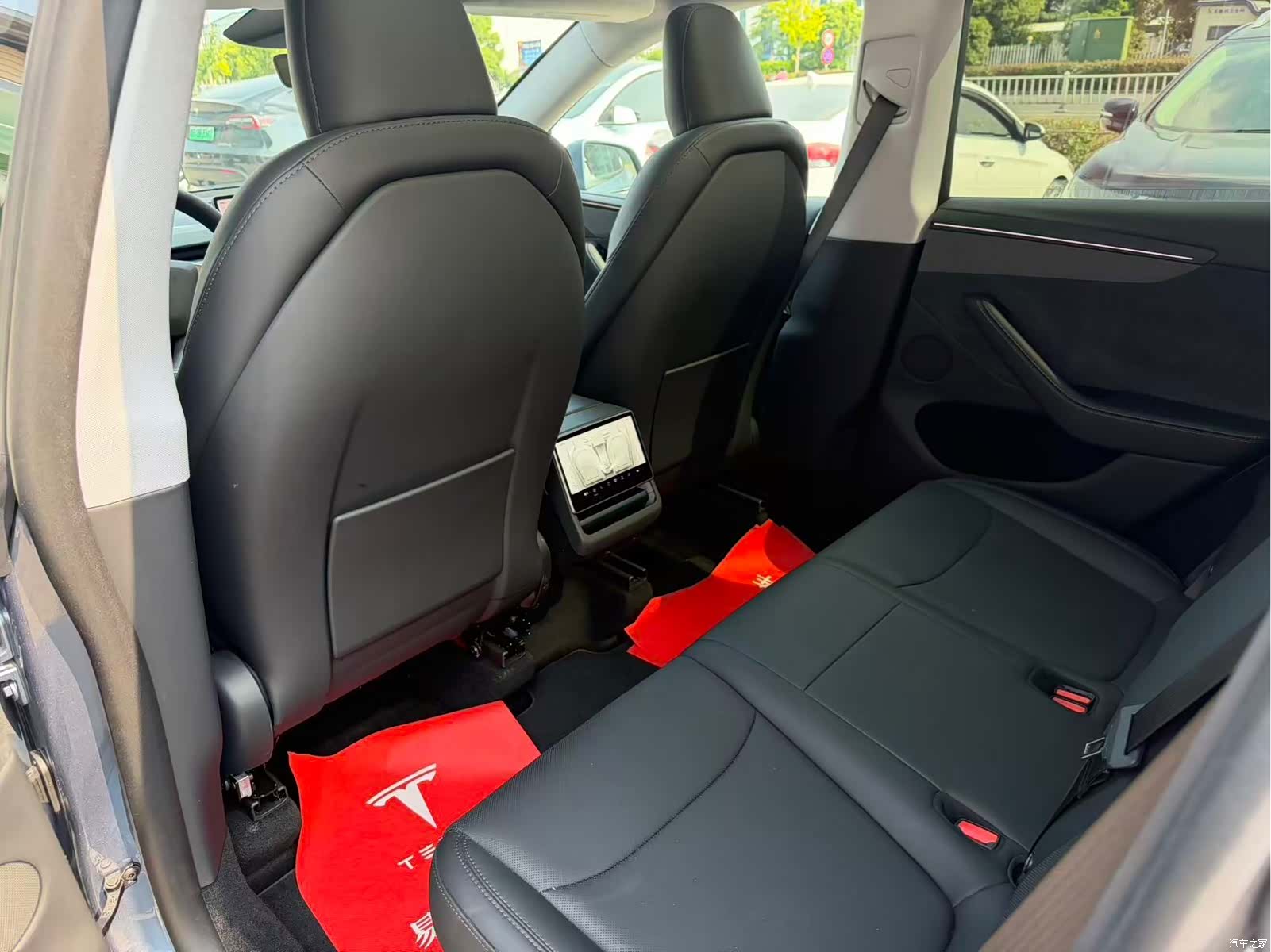 Tesla Model Y, 2025 7