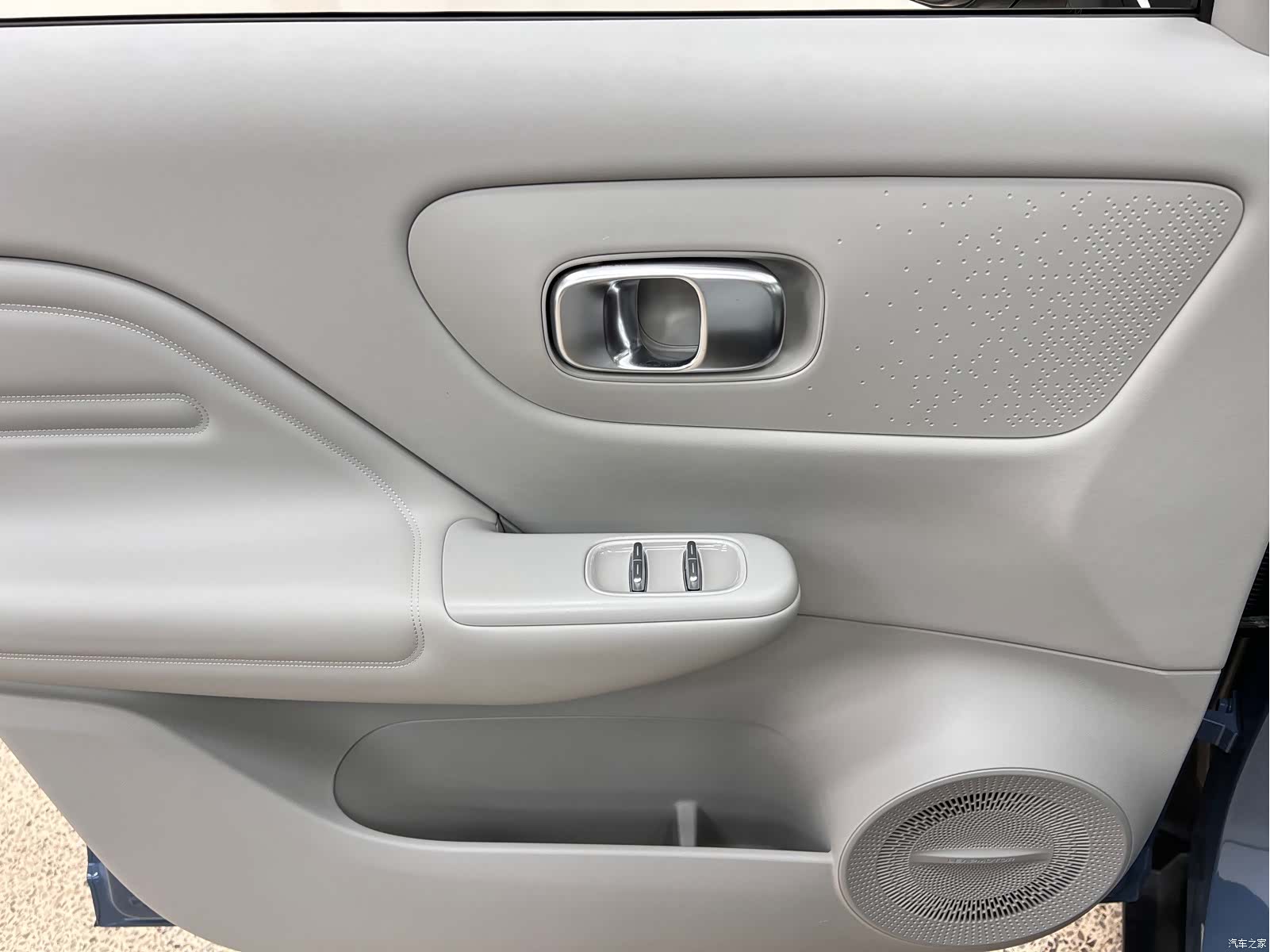 Leapmotor B10, 2025 12