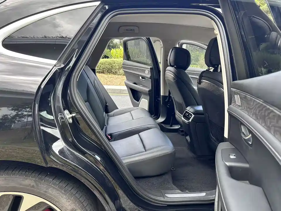 AITO Ask the world M5