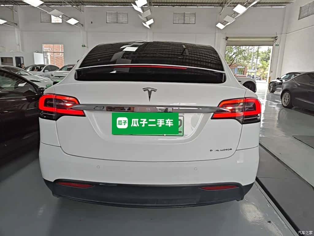 Tesla Model X, 2021 4
