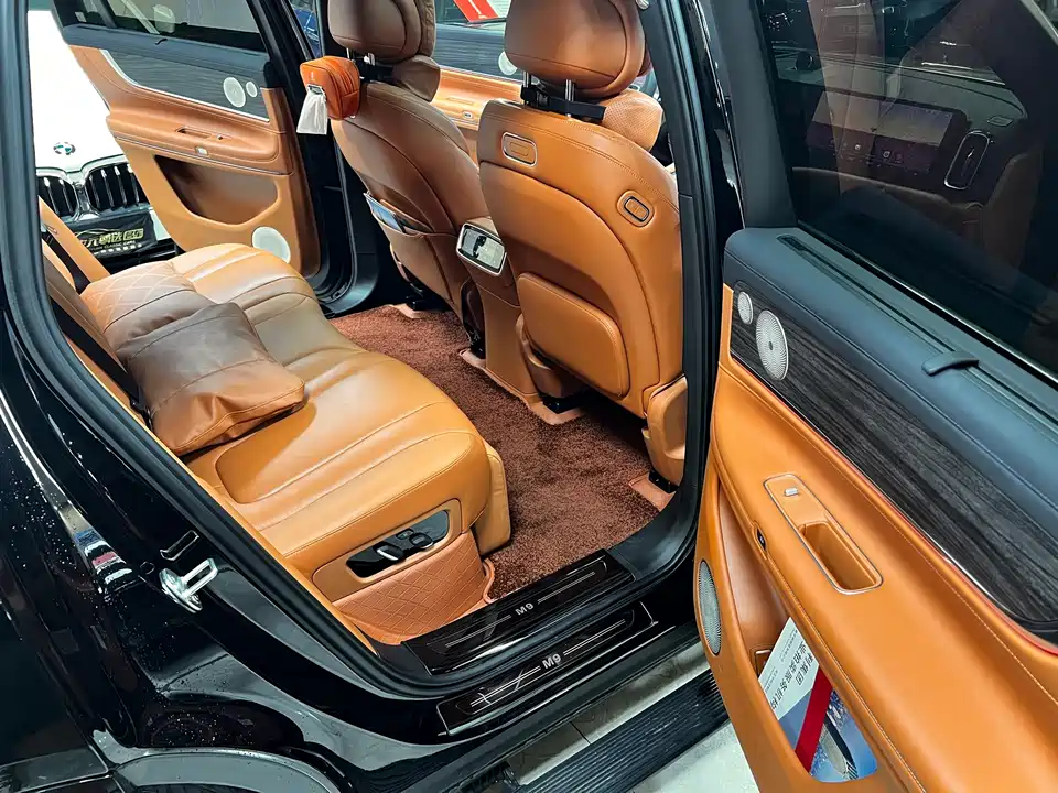 AITO Ask the world M9