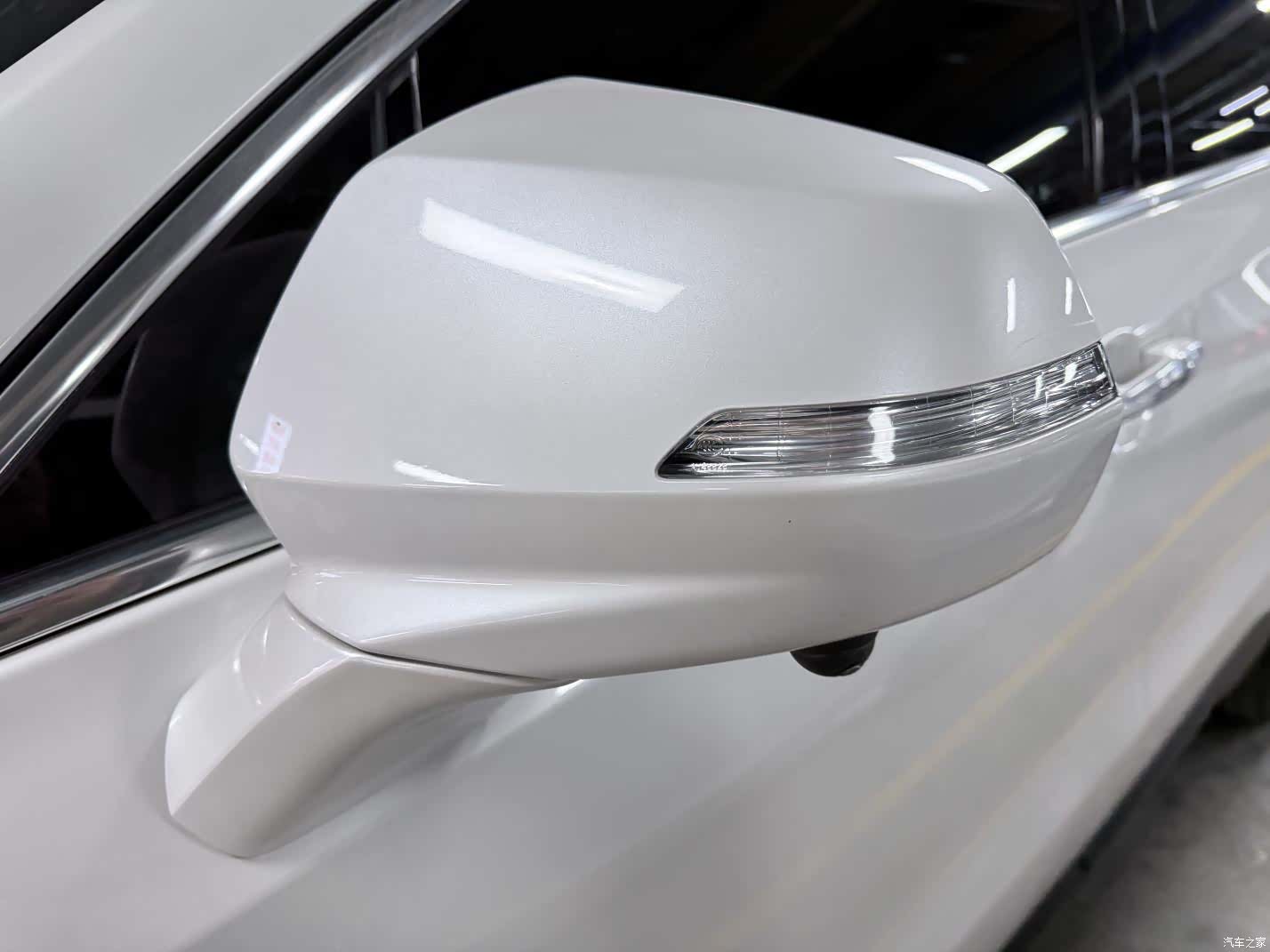 Cadillac XT4, 2021 все фото
