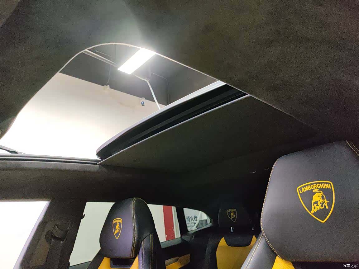 Lamborghini Urus, 2022 9