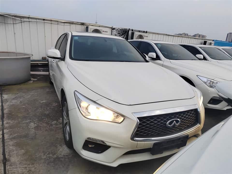 Infiniti Q50L