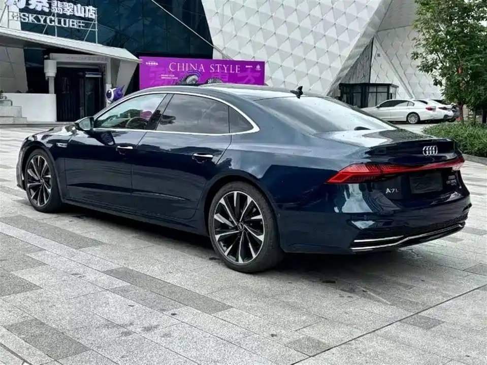 Audi A7L
