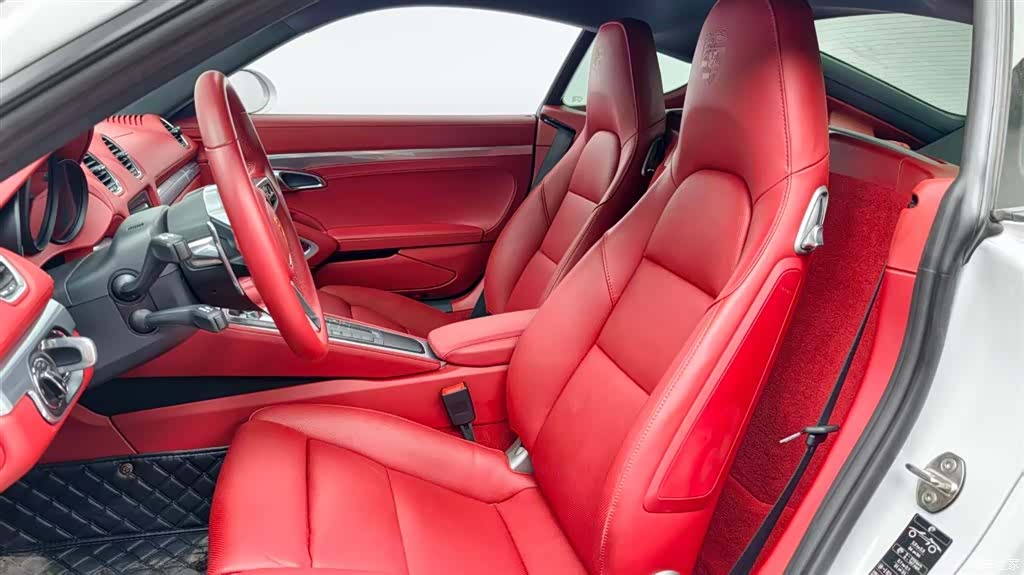 Porsche Cayman, 2024 13