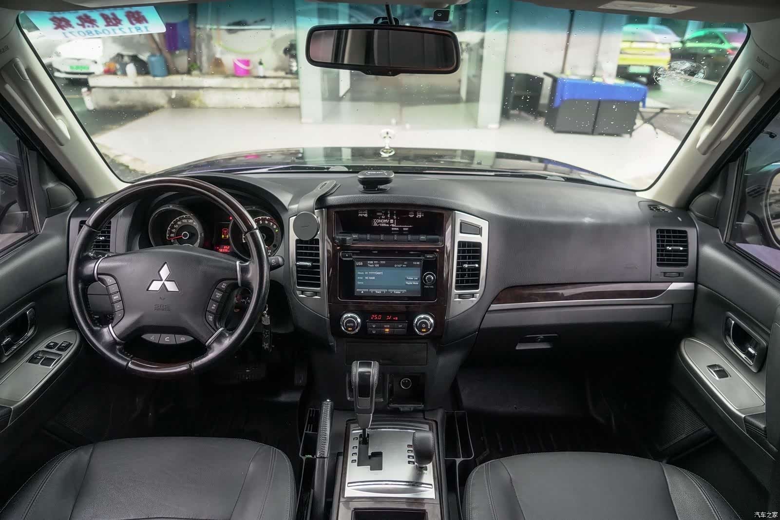 Mitsubishi Pajero, 2019 19