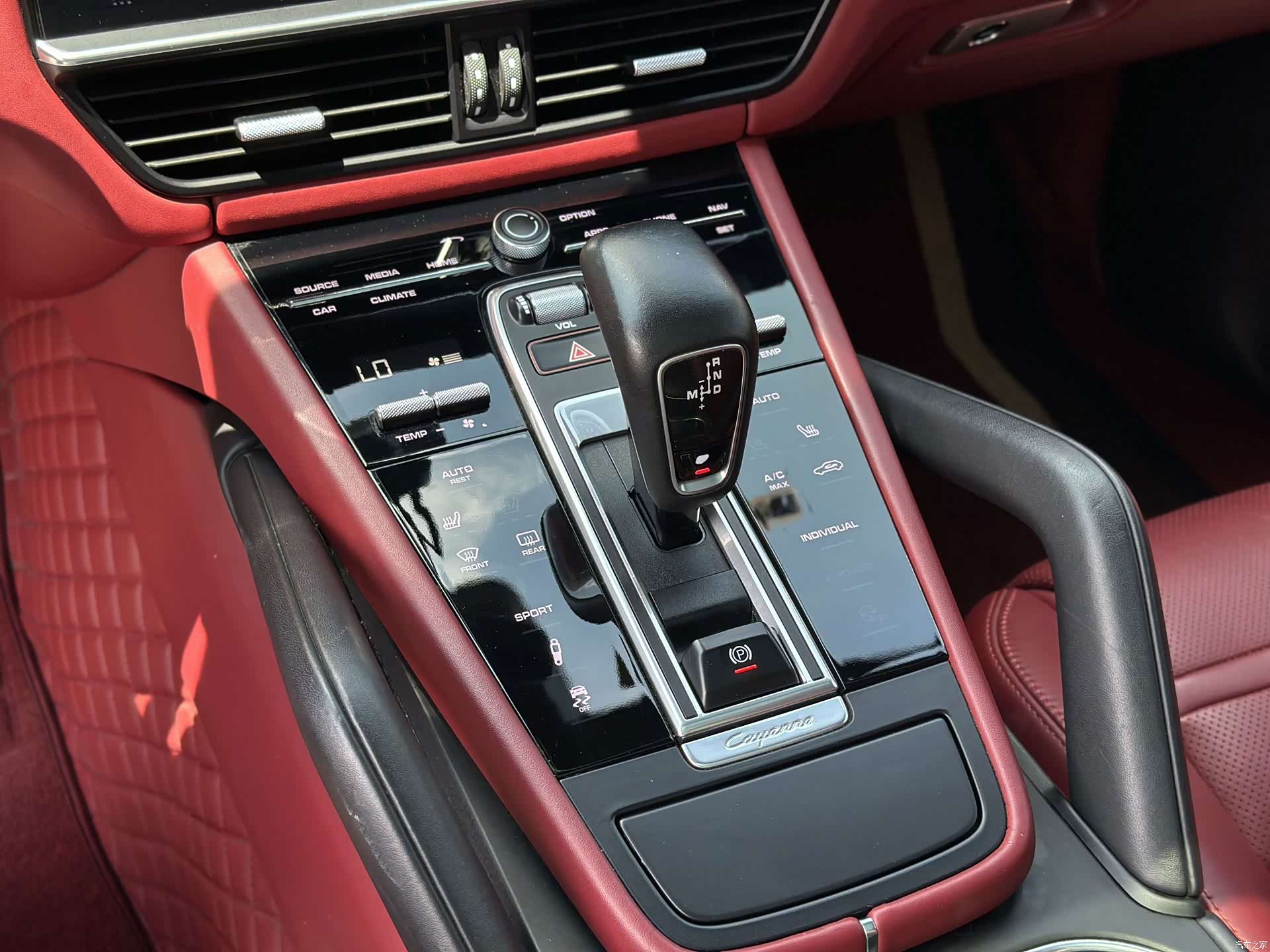 Porsche Cayenne, 2018 13