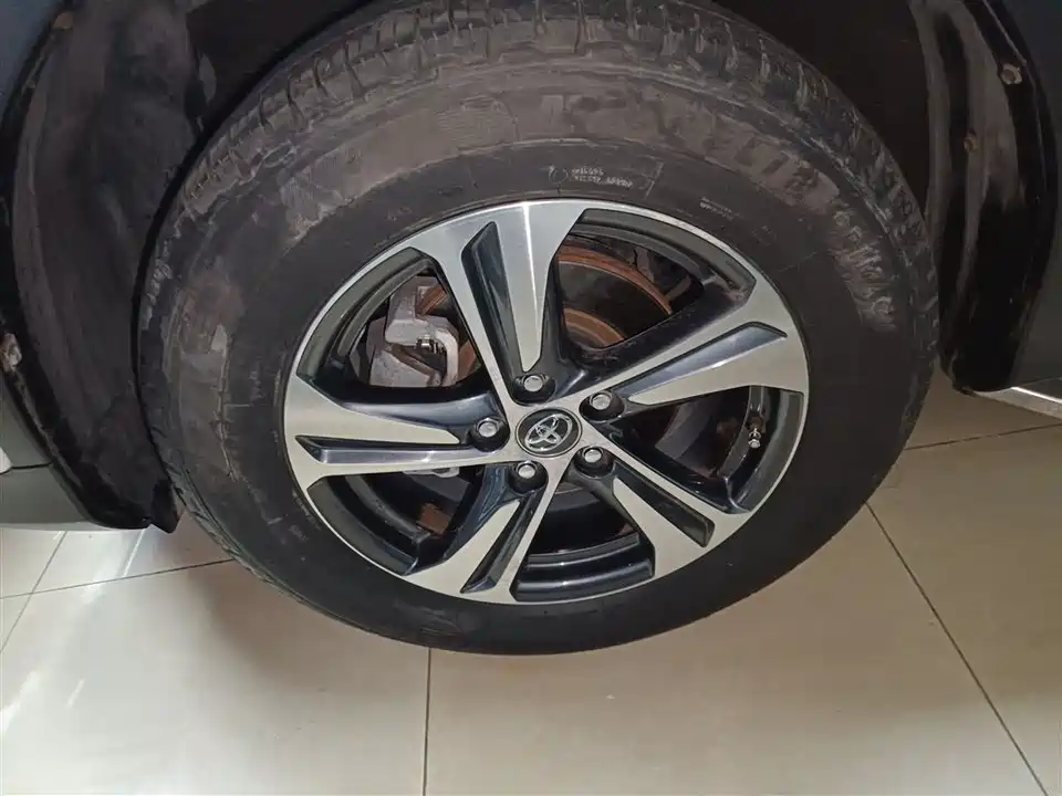 Toyota RAV4 Rongfang