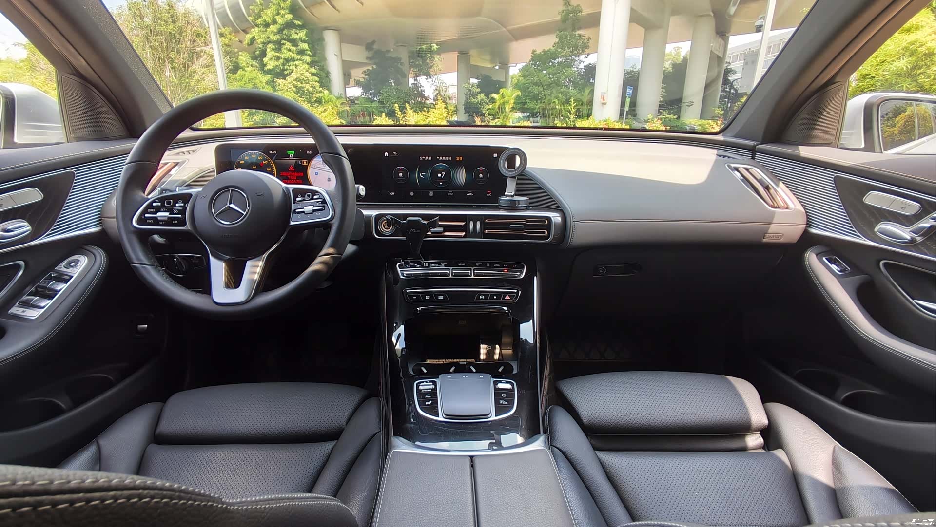 Mercedes-Benz EQC, 2020 22