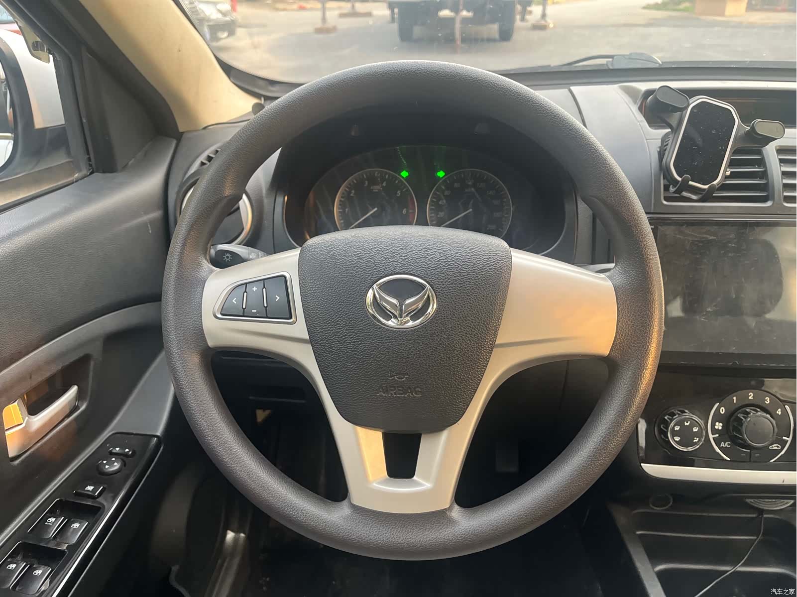 BAIC H2, 2016 14