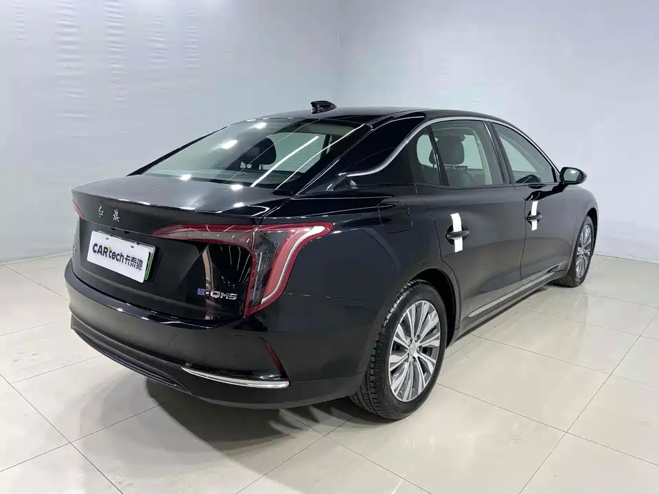 Hongqi E-QM5