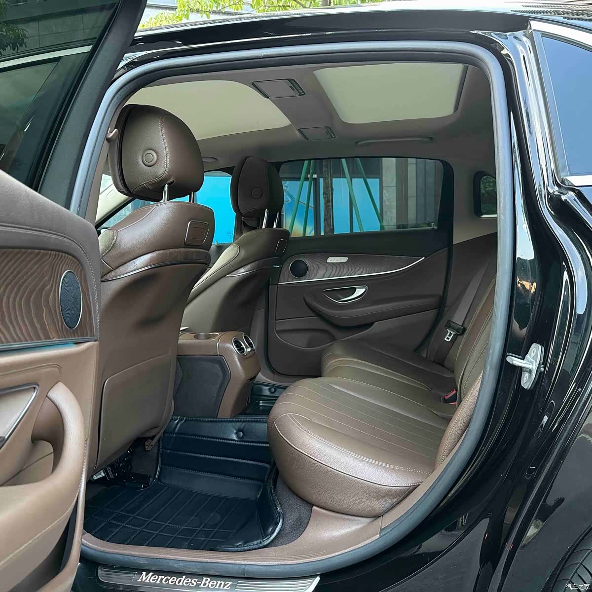 Mercedes-Benz E-Class, 2019 6