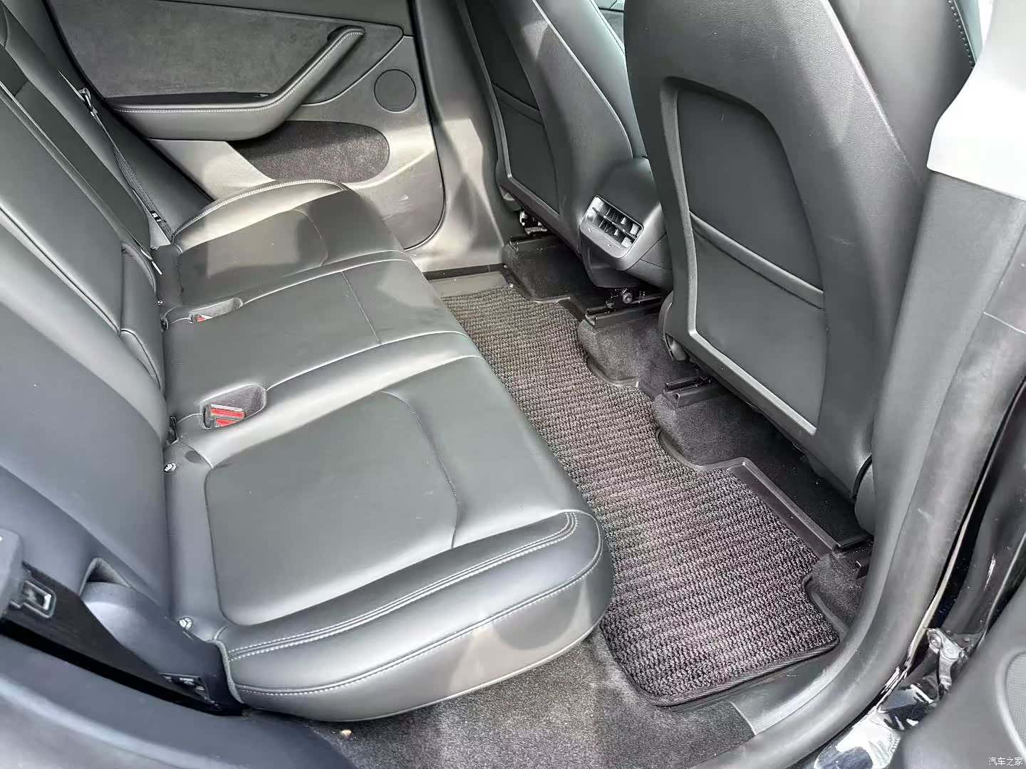 Tesla Model Y, 2021 6