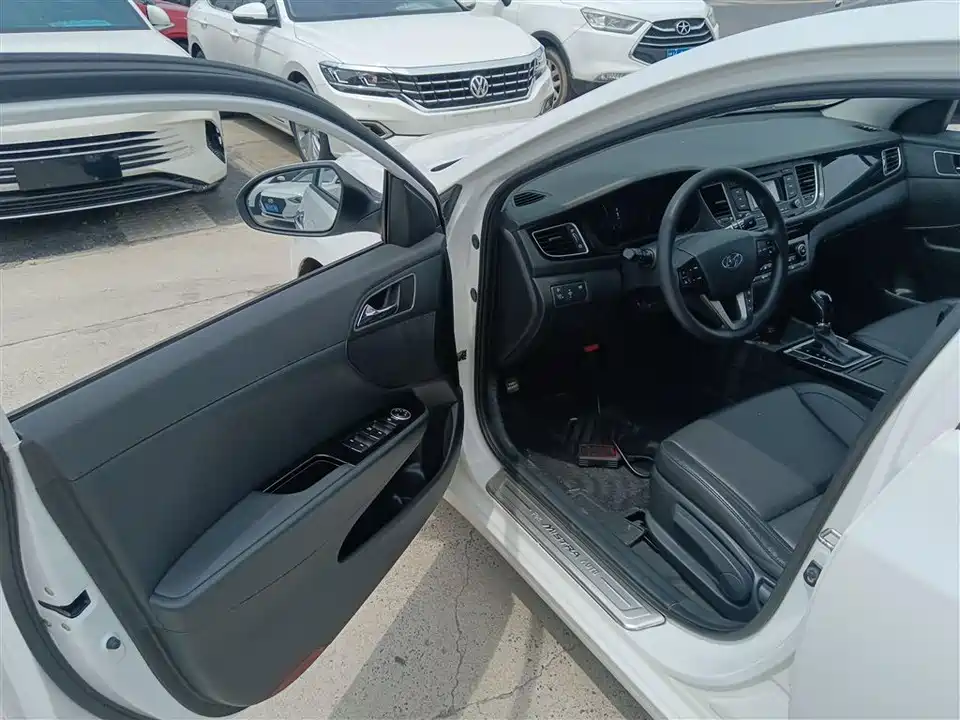 Hyundai Name picture