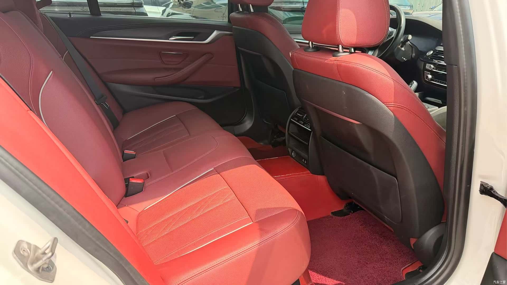BMW 5 Series, 2022 все фото
