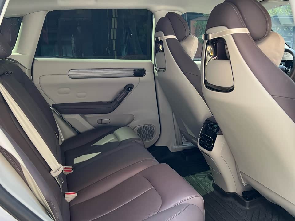 Leapmotor C11