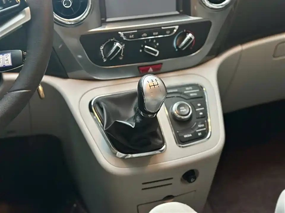 JAC Refine Ruifeng M3