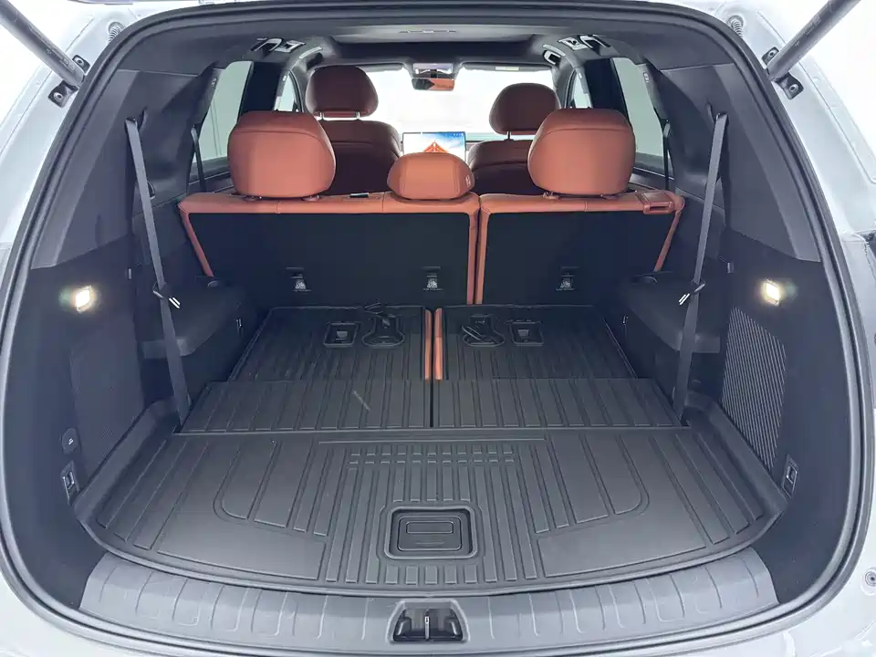 BYD Tang L