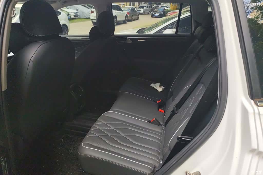 Volkswagen Tiguan L, 2022 11