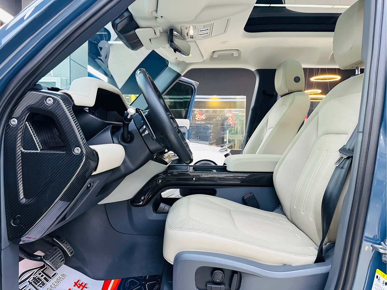 Land Rover Defender, 2021 9
