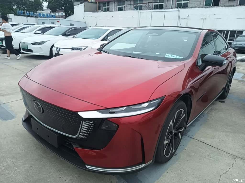 Mazda EZ-6, 2025 2